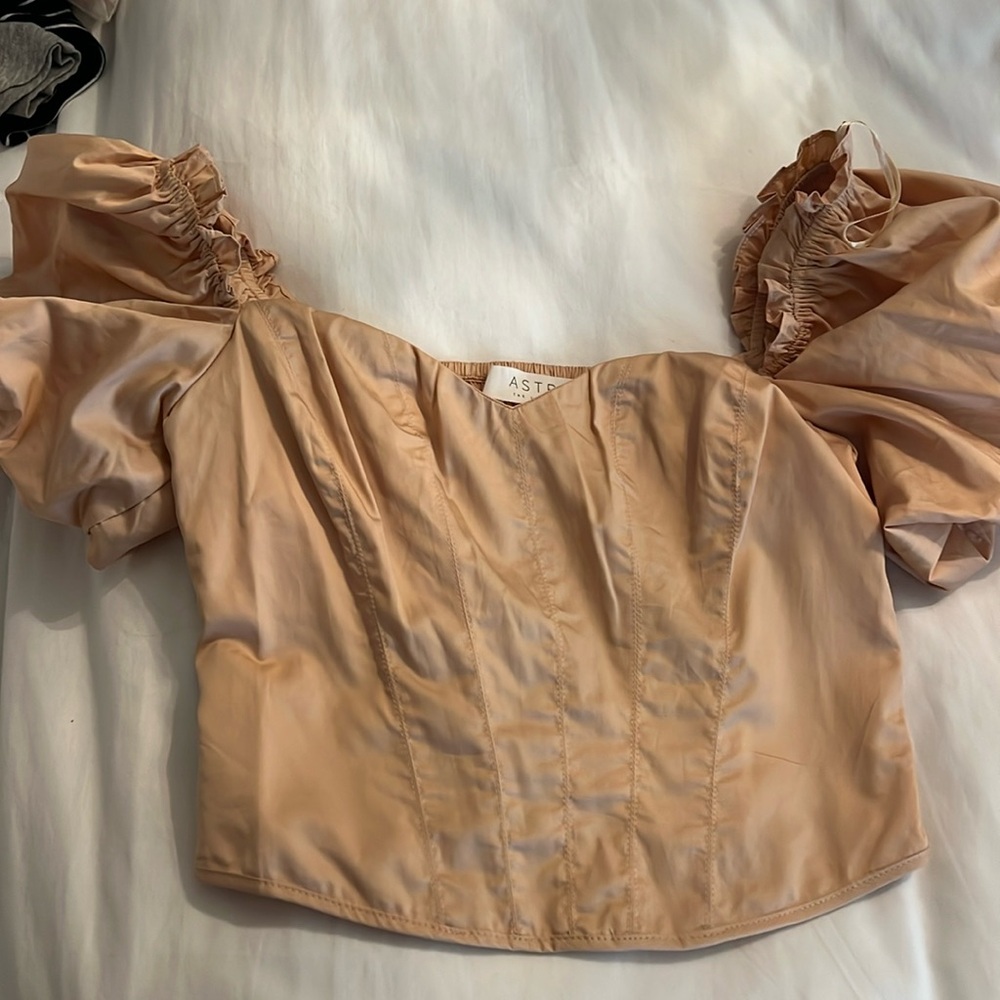 ASTR Puff Sleeve Top